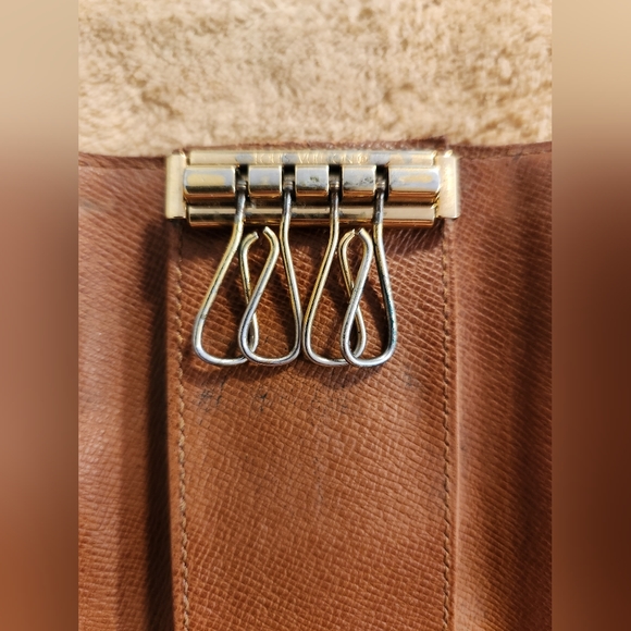 Authentic Louis Vuitton Multicles Key Chain Case Holder Wallet - Picture 8 of 13